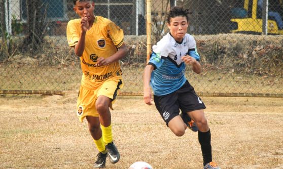 Grupo invade jogo de futebol amador em Manaus e mata três durante live -  Superesportes